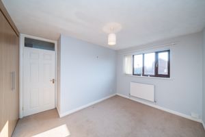 BEDROOM - click for photo gallery